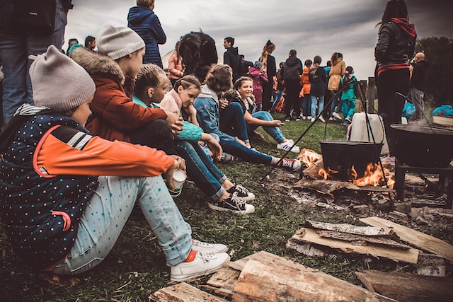 Des enfants durant le camping